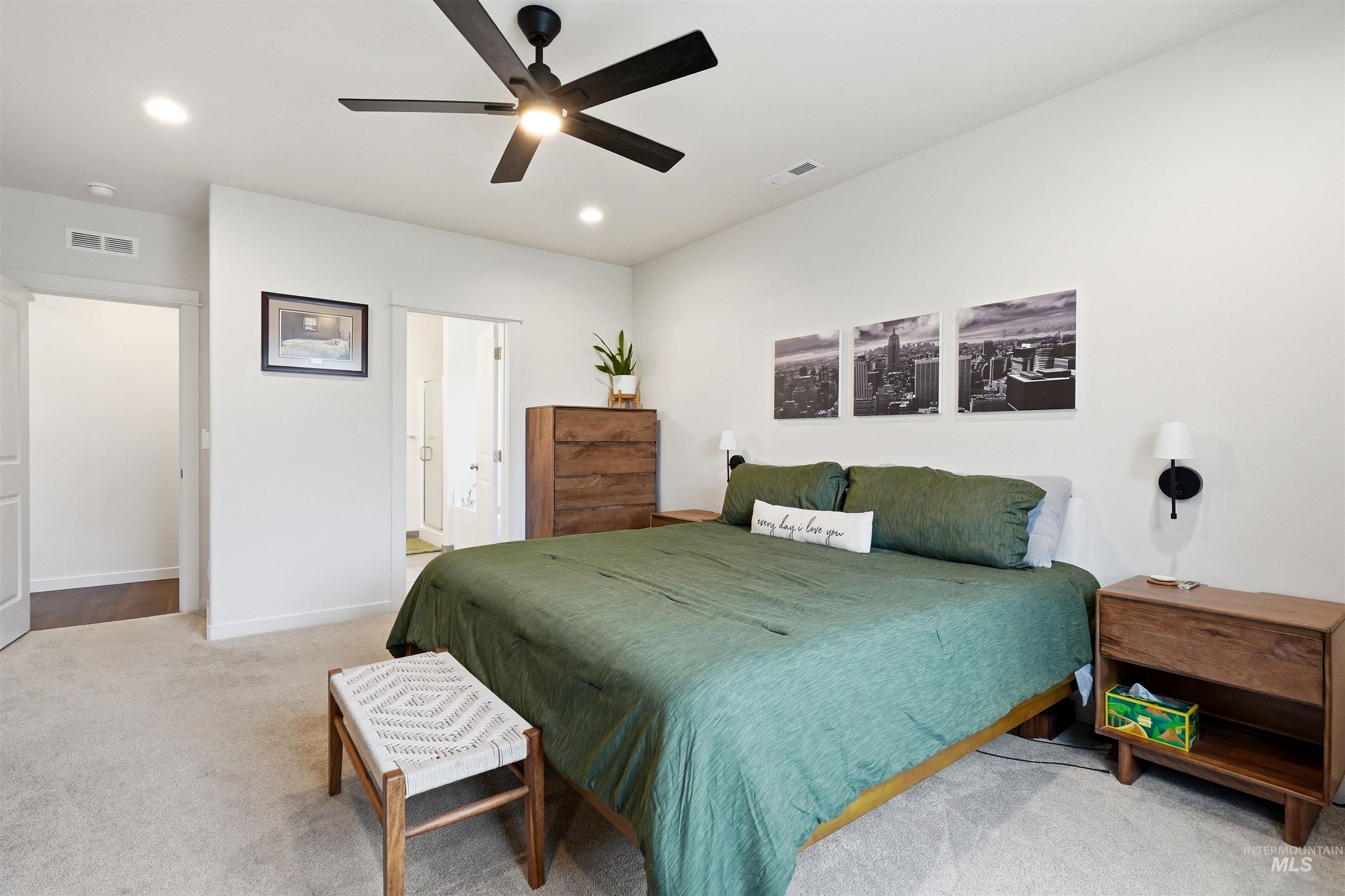 4619 Henley St. Property Photo 4