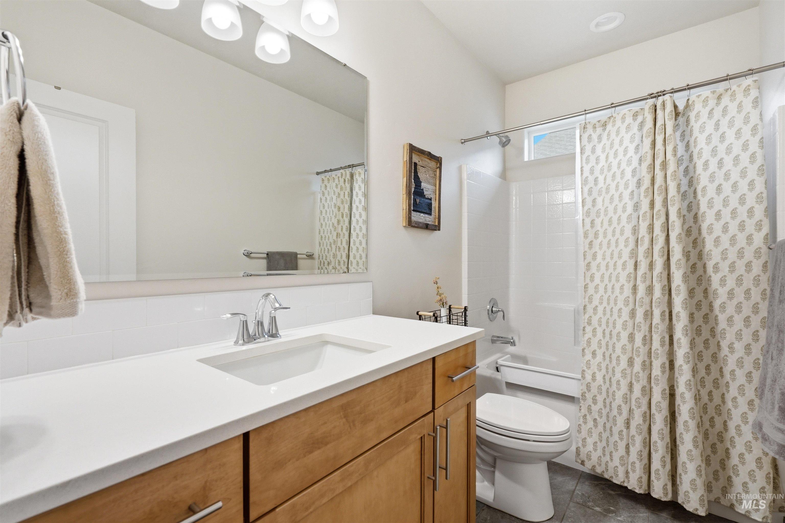 4619 Henley St. Property Photo 24