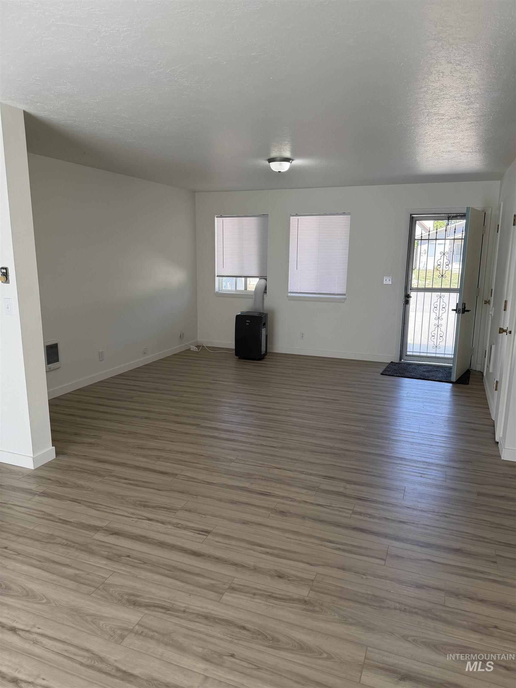 303 E Avenue J Property Photo 2