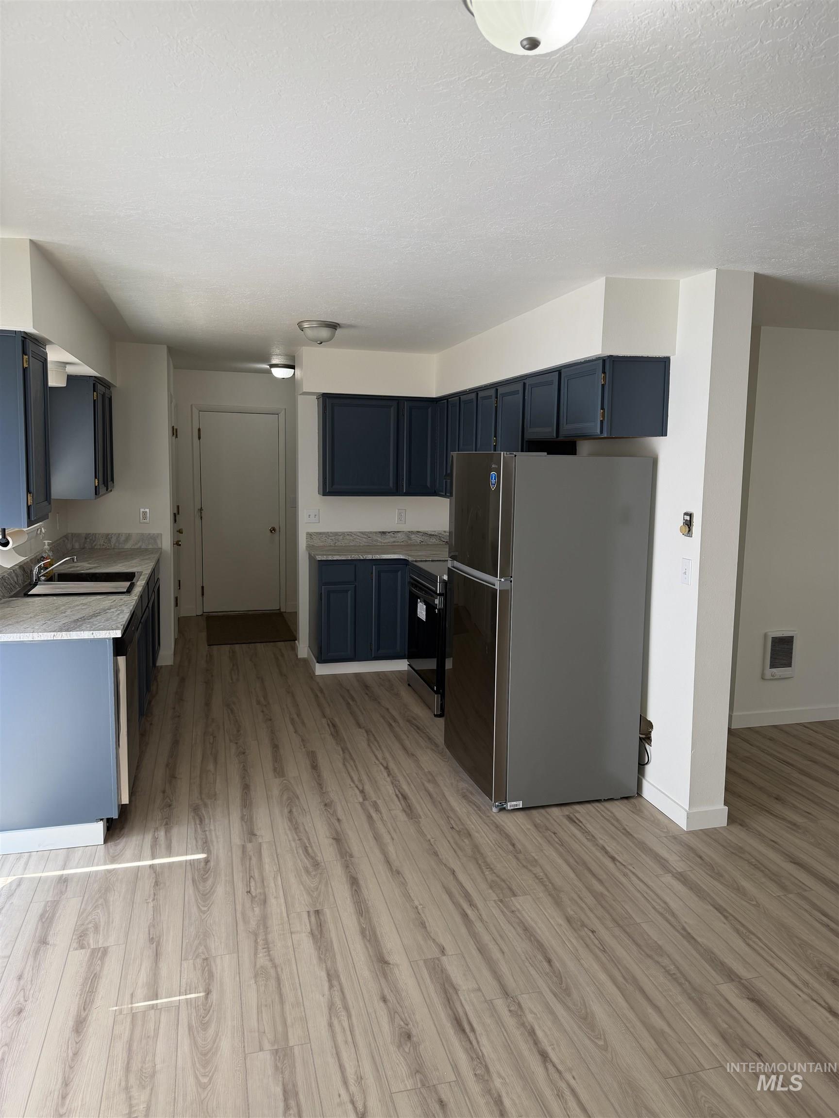 303 E Avenue J Property Photo 5