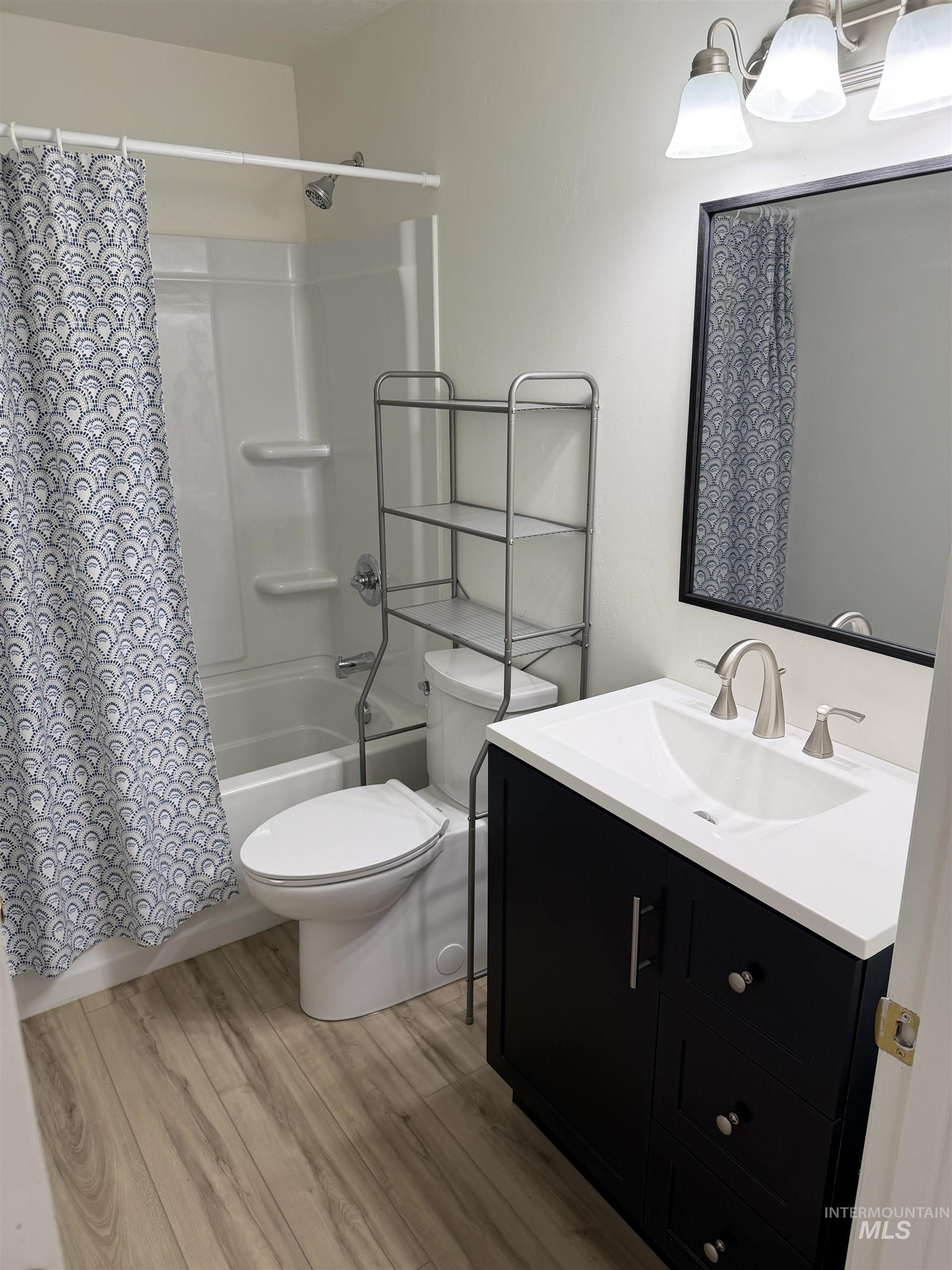 303 E Avenue J Property Photo 9