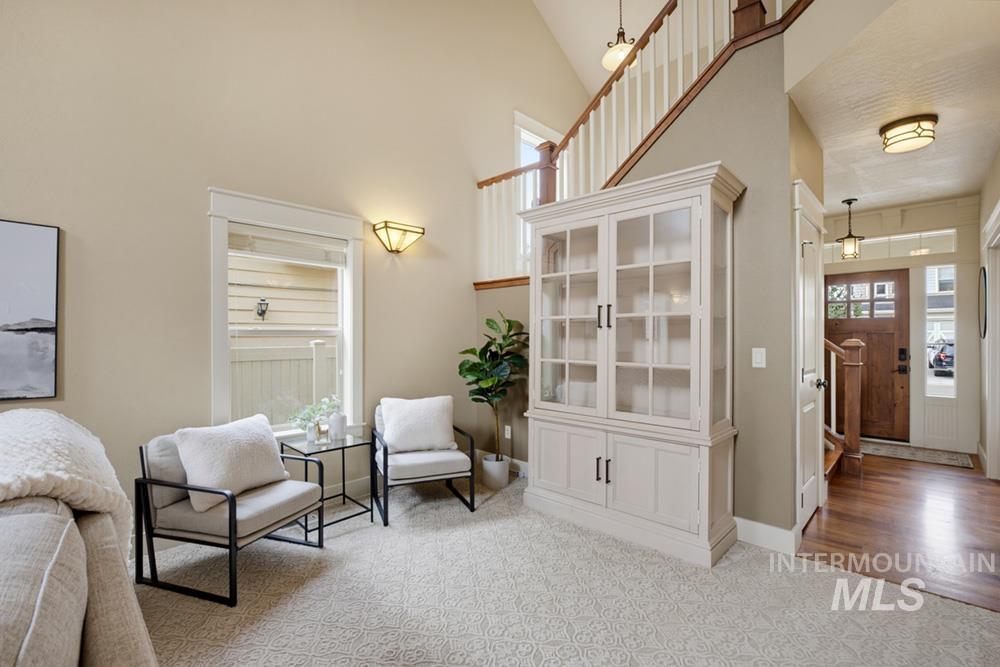 1315 W Cobblefield St Property Photo 3