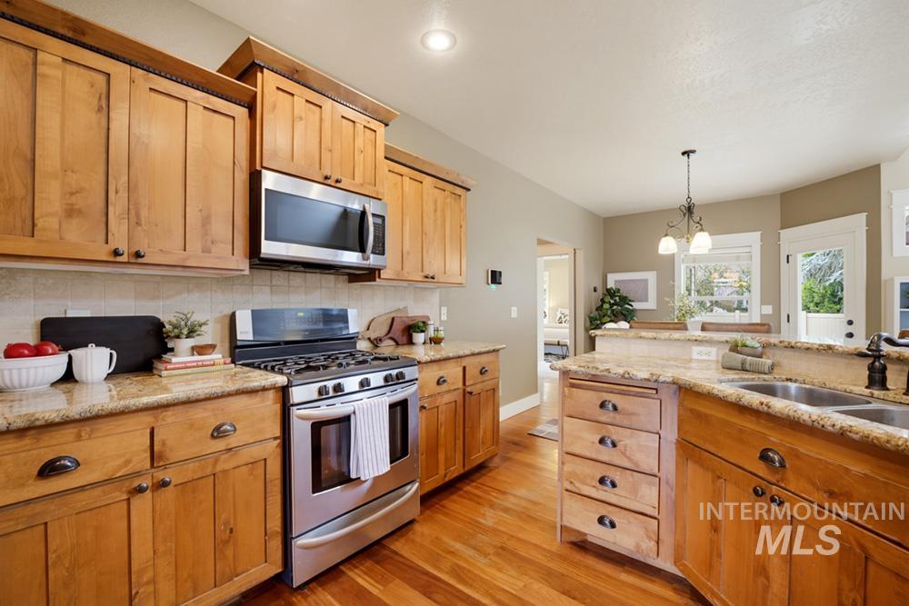1315 W Cobblefield St Property Photo 6