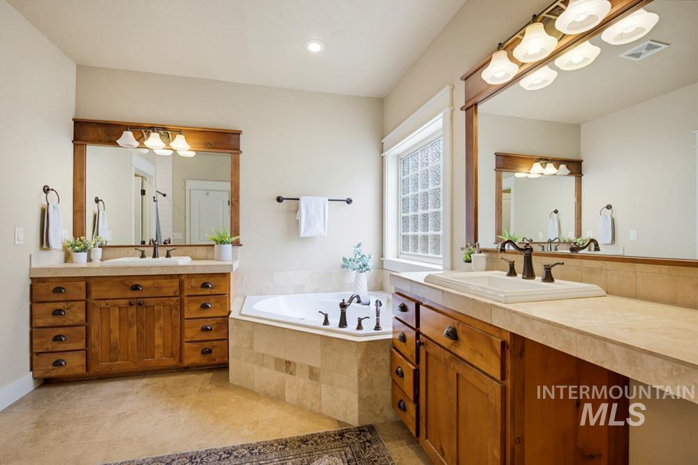 1315 W Cobblefield St Property Photo 11