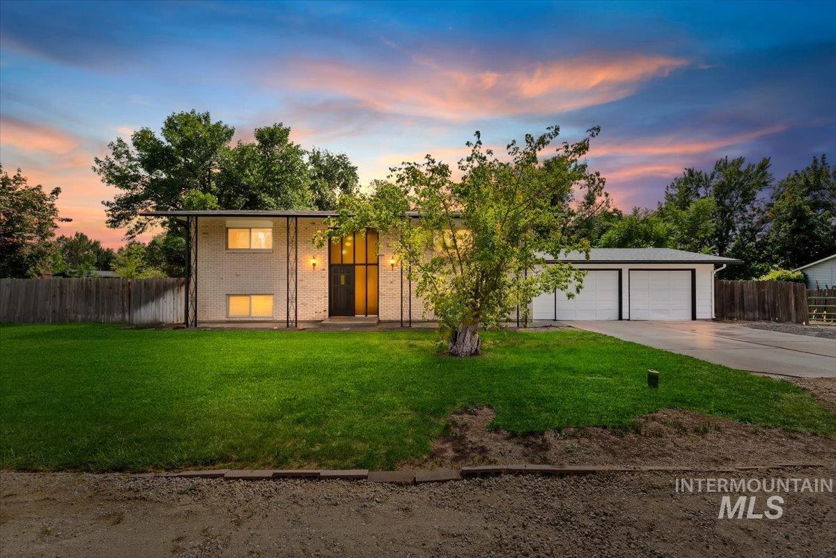 10195 W La Hontan Dr Property Photo 1
