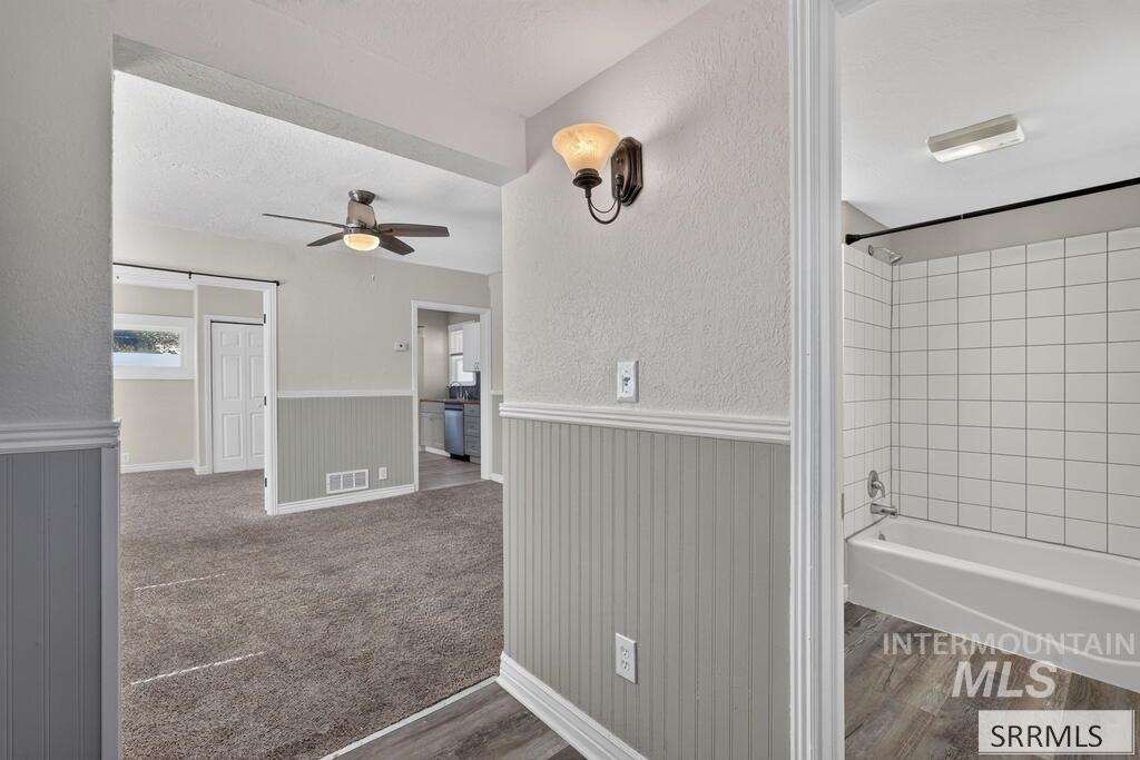 1005 S 4th Avenue Property Photo 2