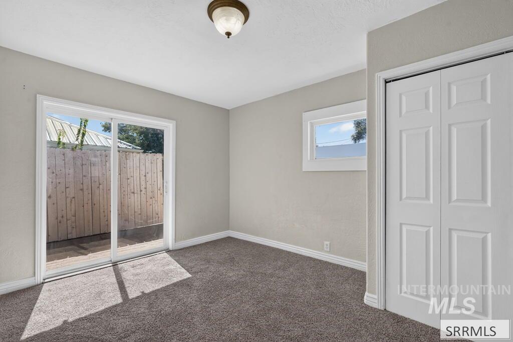 1005 S 4th Avenue Property Photo 5