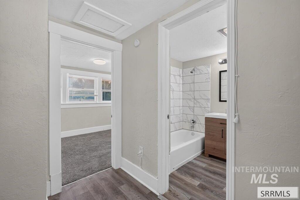 1005 S 4th Avenue Property Photo 13