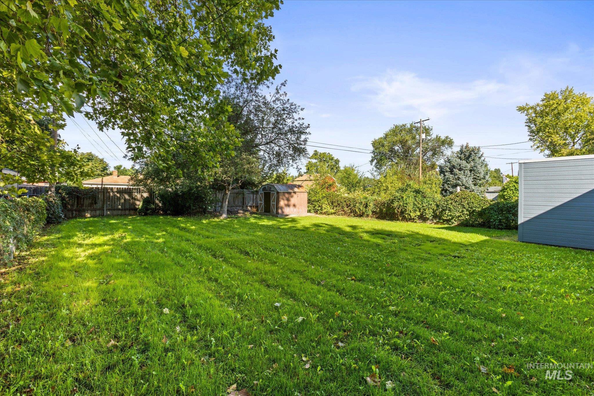 619 S Powerline Road Property Photo 6
