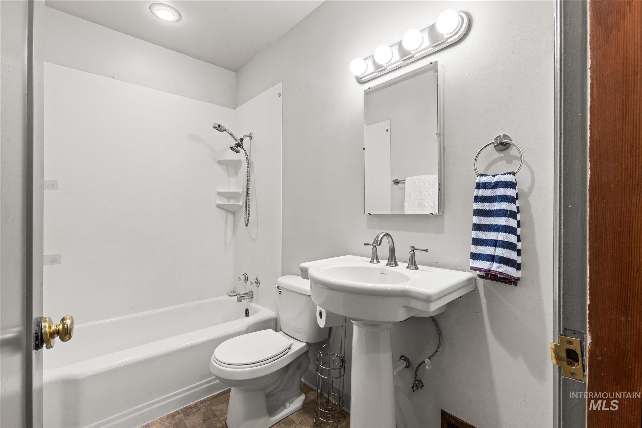 619 S Powerline Road Property Photo 18