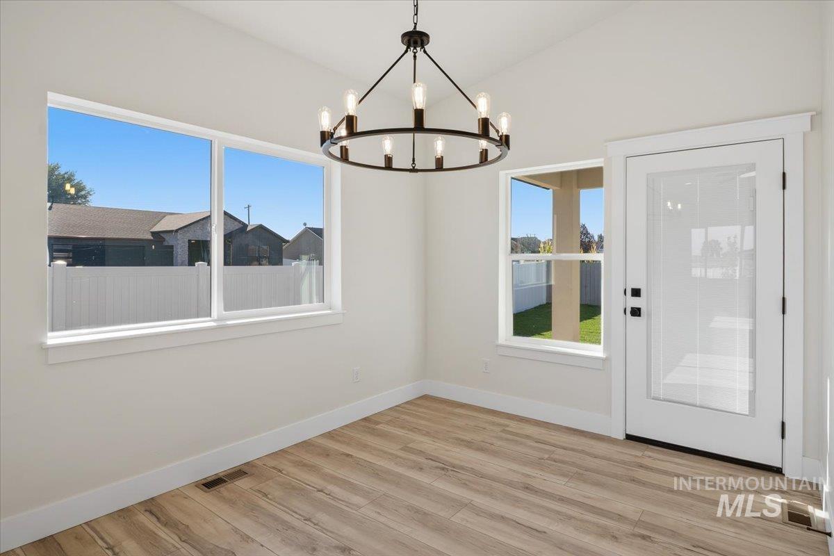 1011 23rd Ave E Property Photo 10