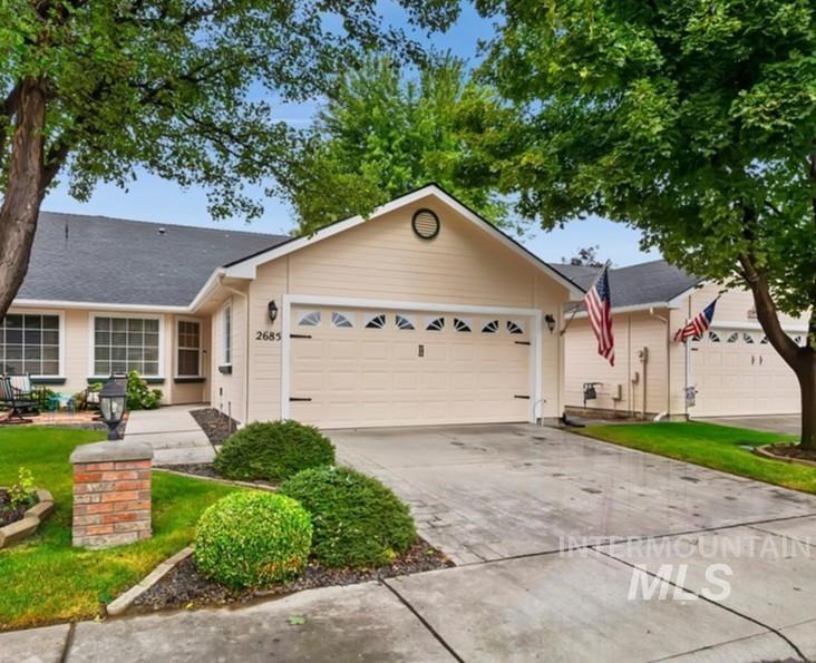 2685 N Englewood Way Property Photo 1