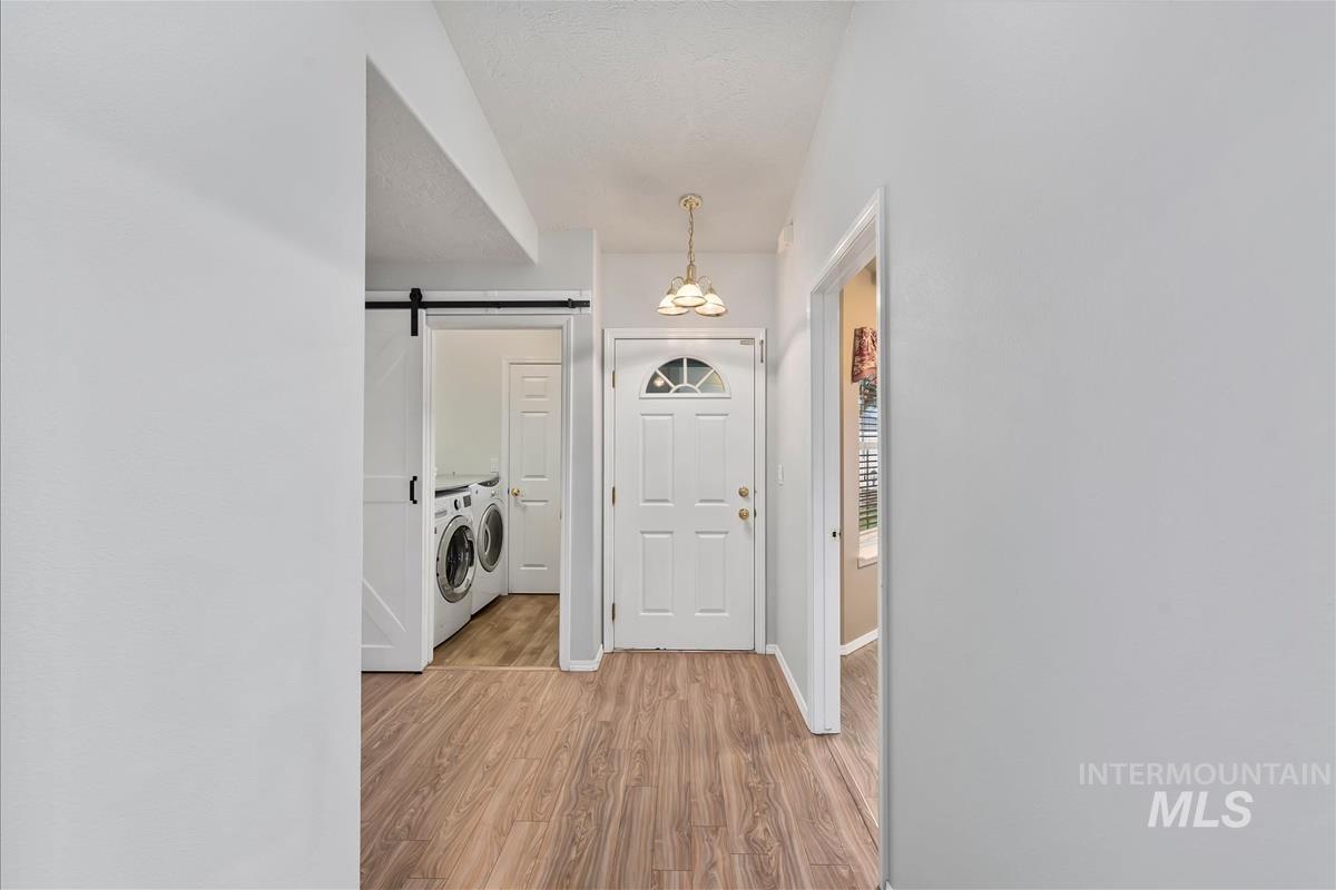 2685 N Englewood Way Property Photo 4