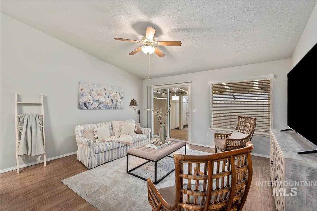 2685 N Englewood Way Property Photo 7