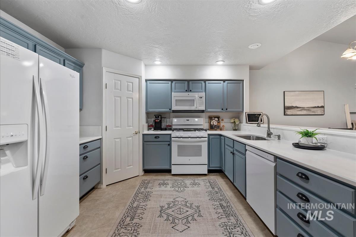 2685 N Englewood Way Property Photo 15