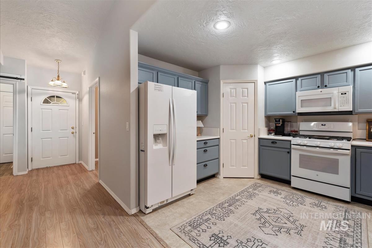 2685 N Englewood Way Property Photo 16