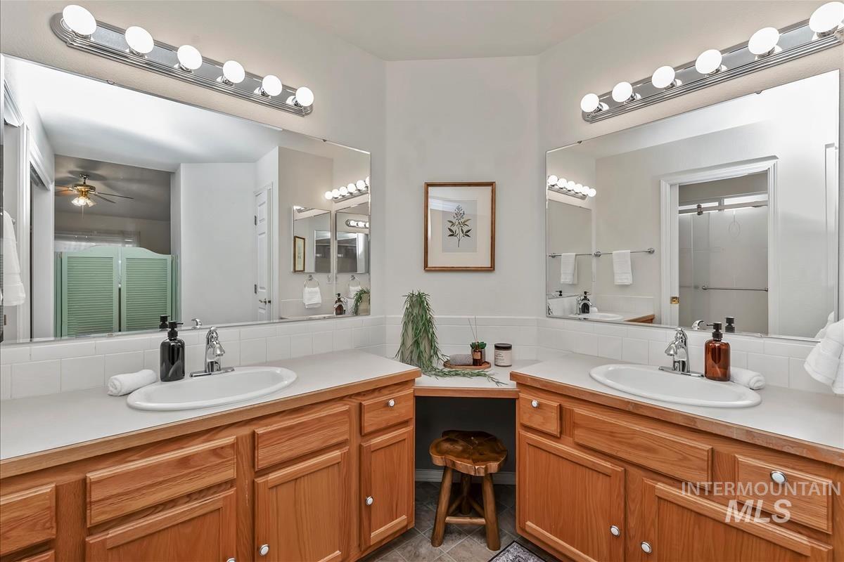2685 N Englewood Way Property Photo 20