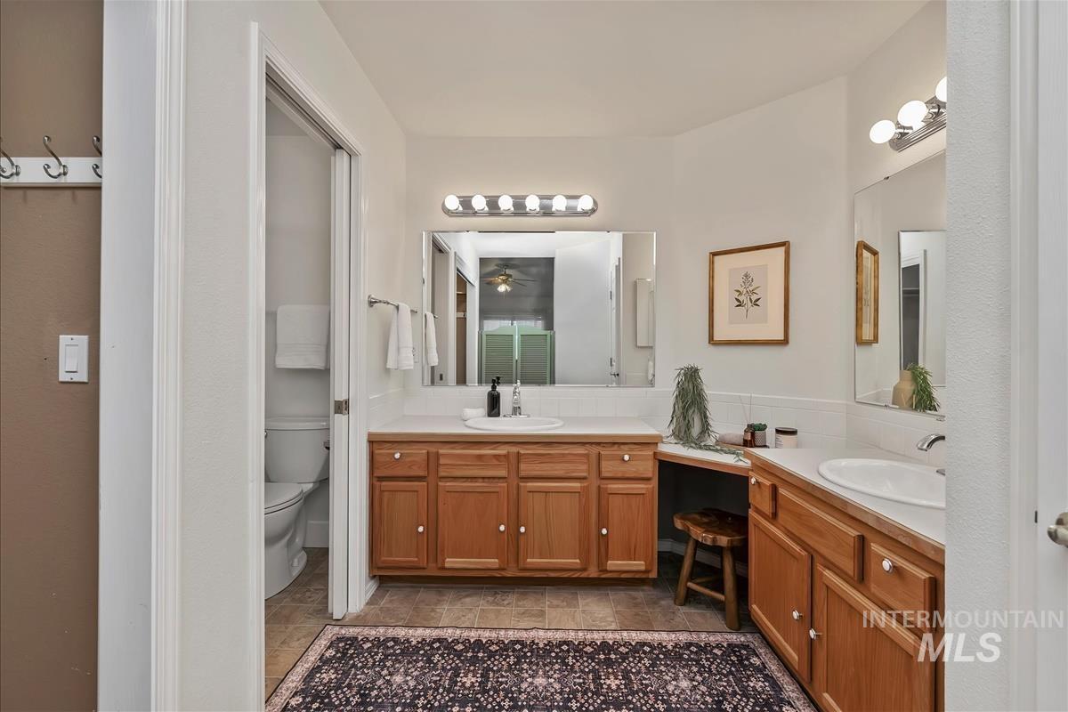 2685 N Englewood Way Property Photo 21