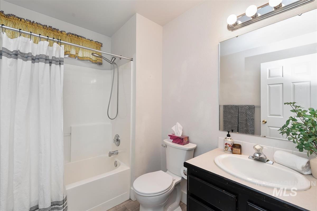 2685 N Englewood Way Property Photo 26