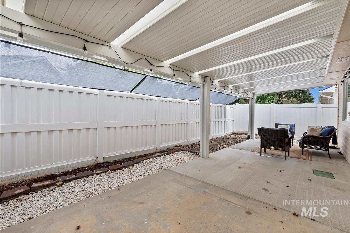 2685 N Englewood Way Property Photo 33
