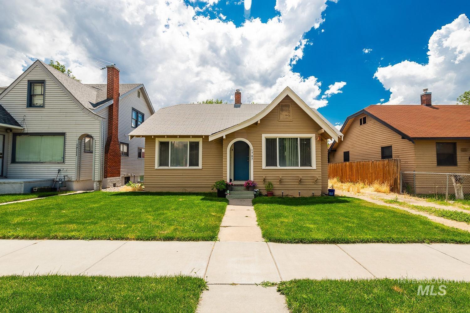 1707 2nd Street S Property Photo 2
