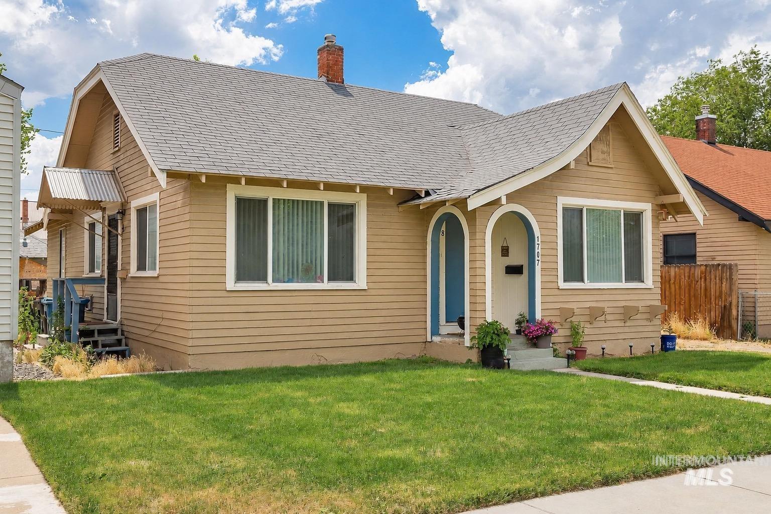 1707 2nd Street S Property Photo 2