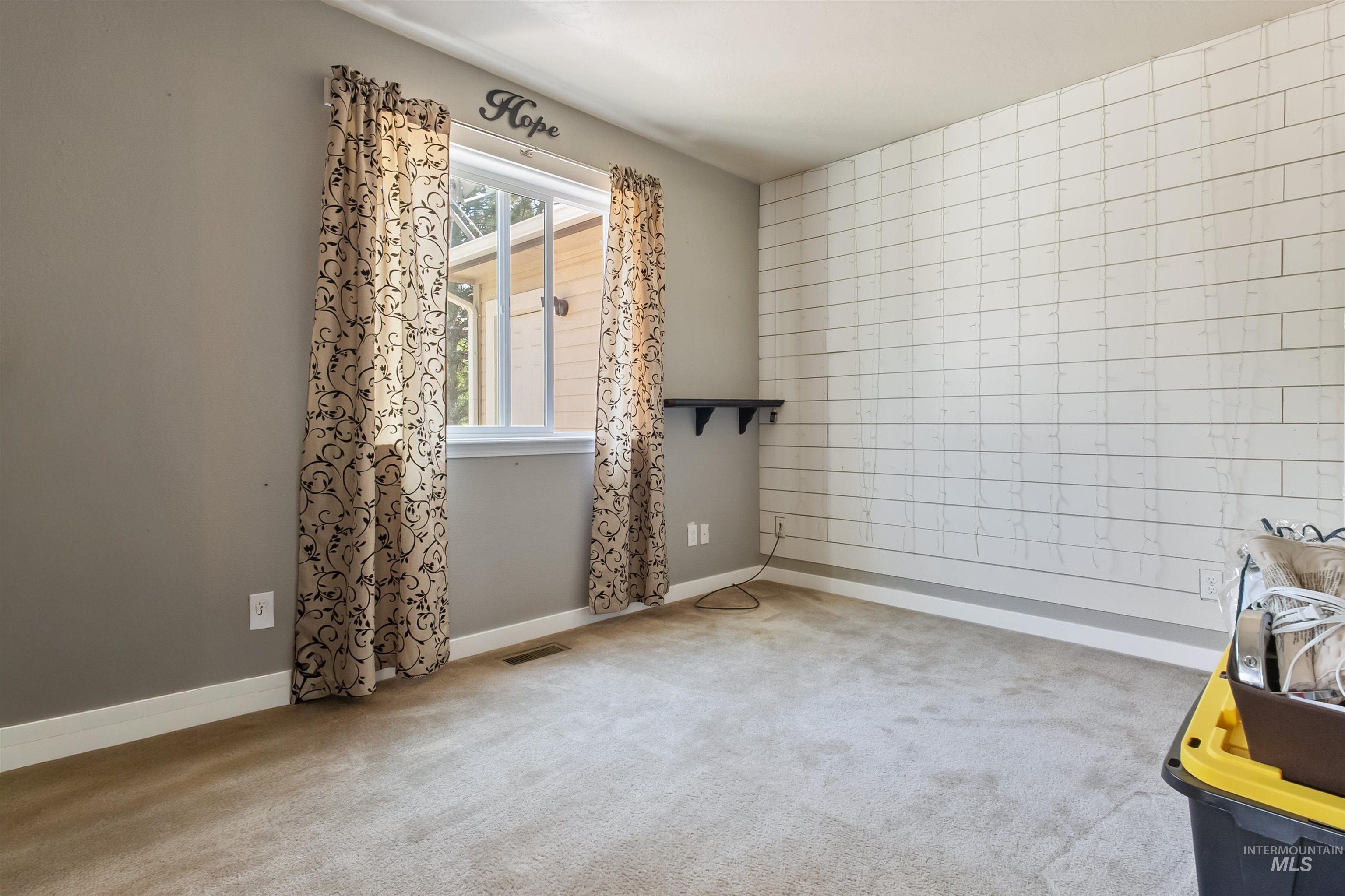 1052 E Sicily Property Photo 13