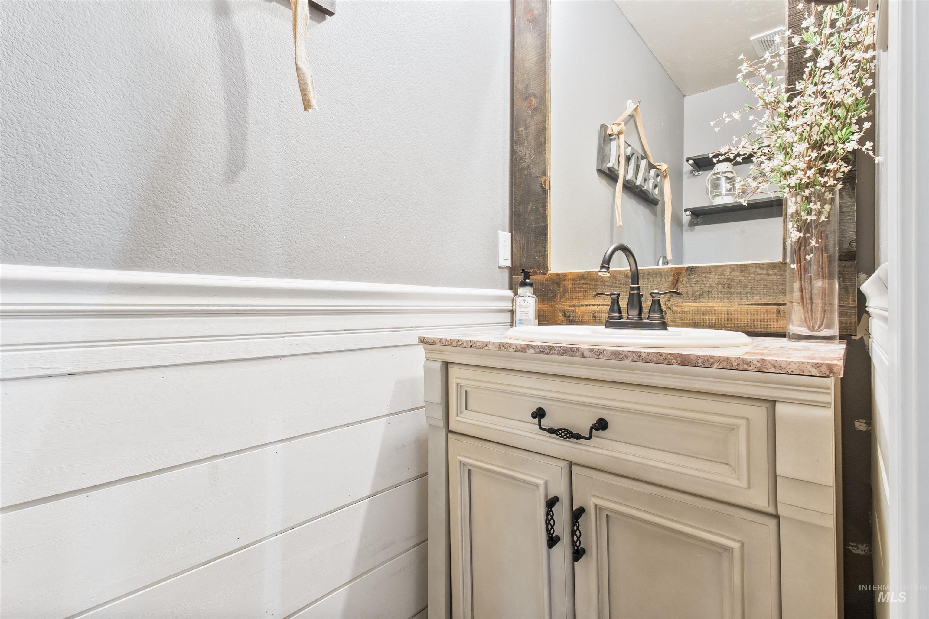 1052 E Sicily Property Photo 14