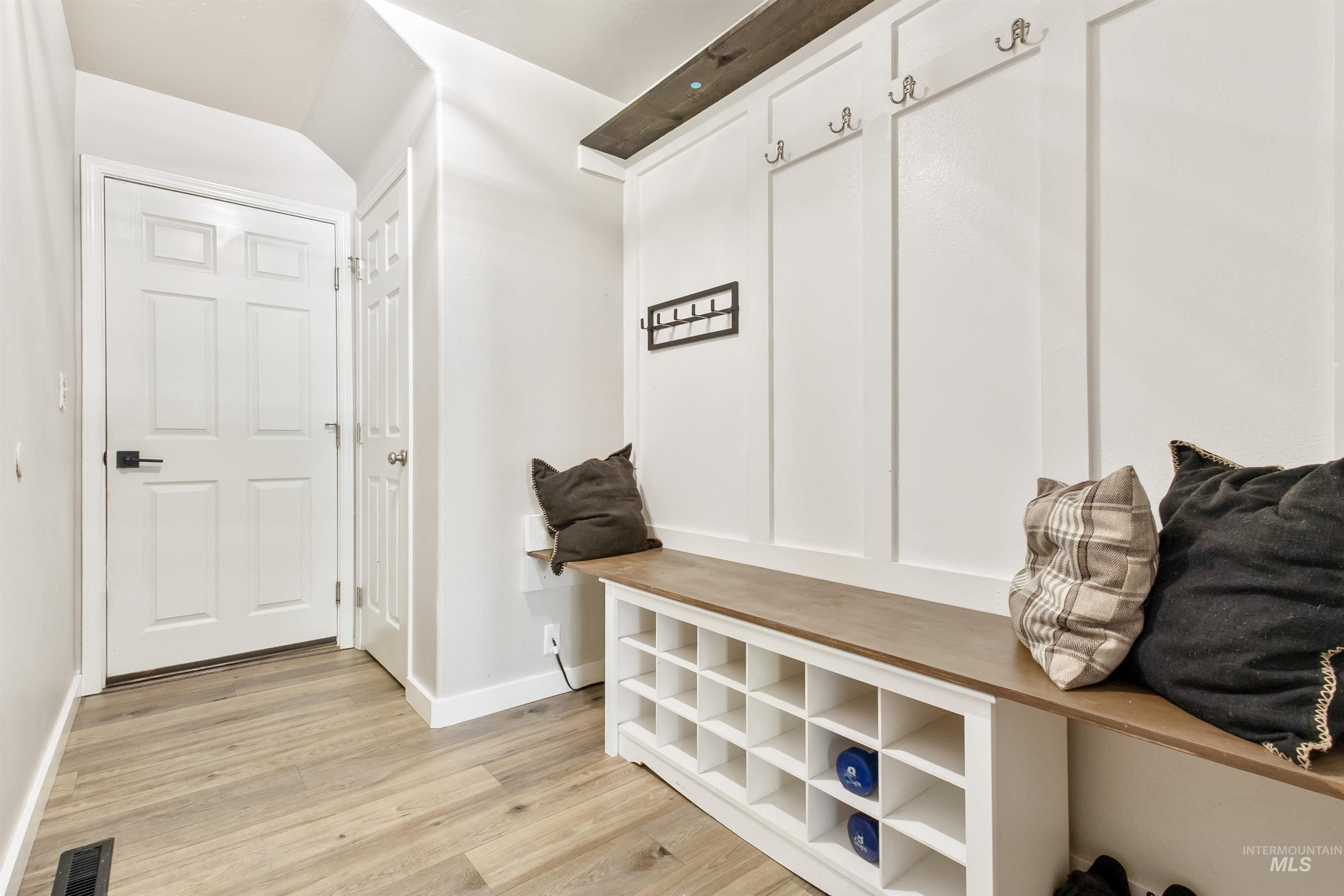 1052 E Sicily Property Photo 16