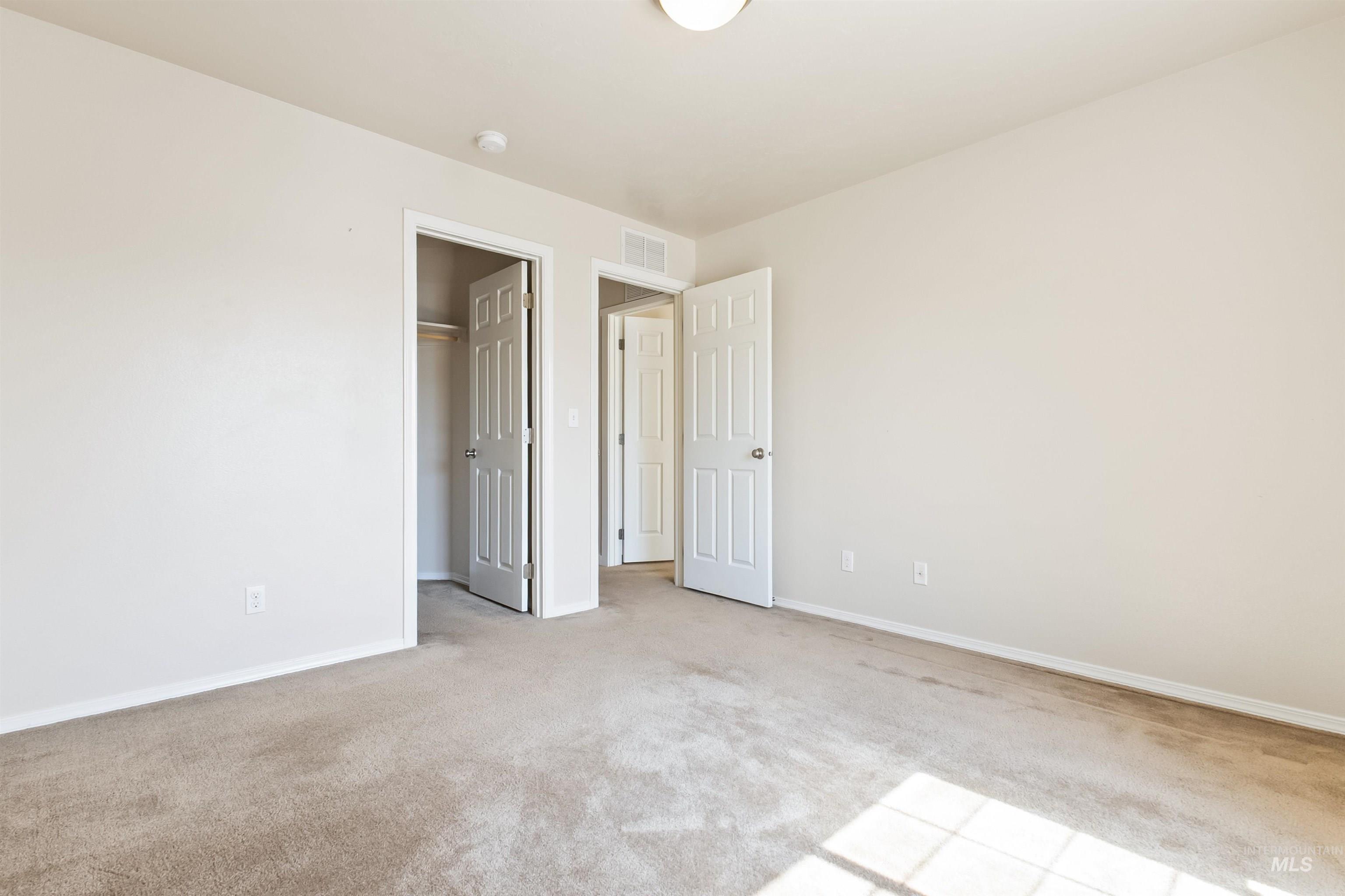 1052 E Sicily Property Photo 18