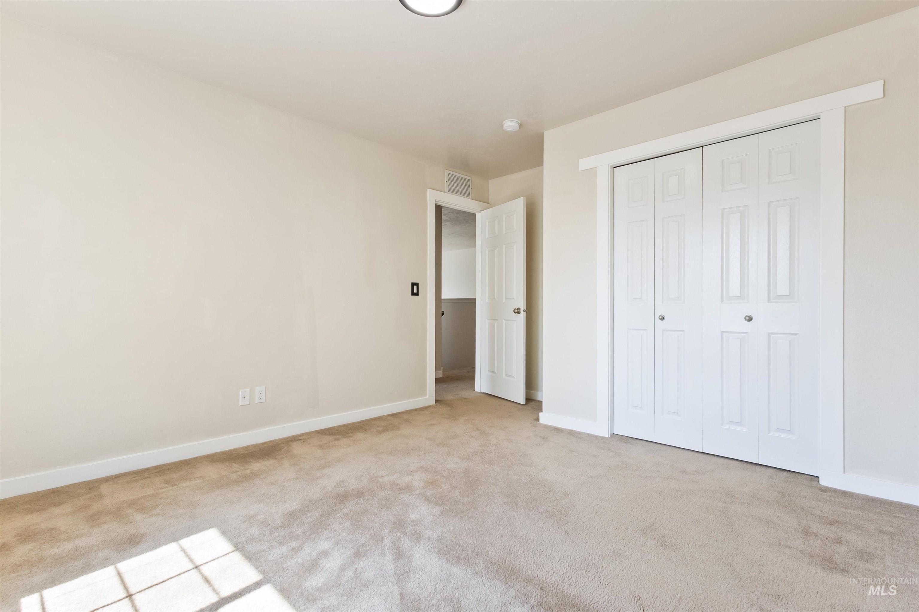 1052 E Sicily Property Photo 19