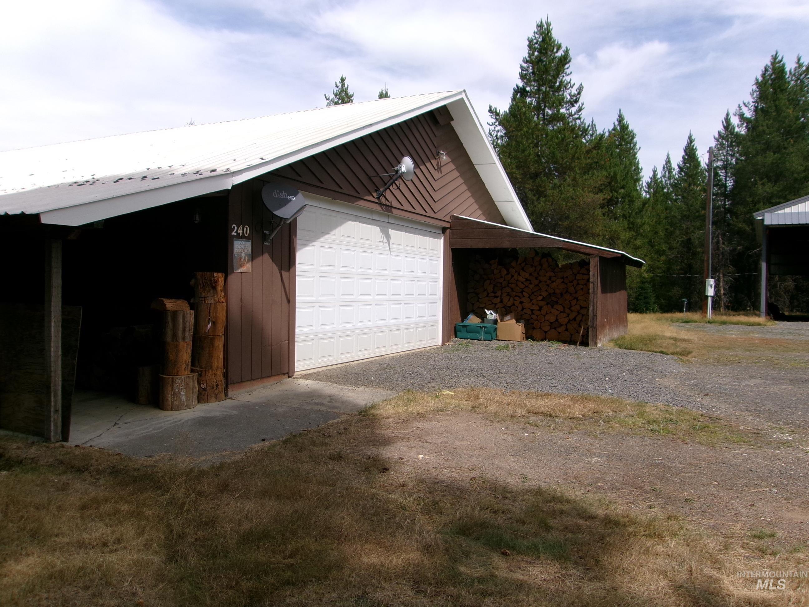 240 Ridgeway Drive Property Photo 4