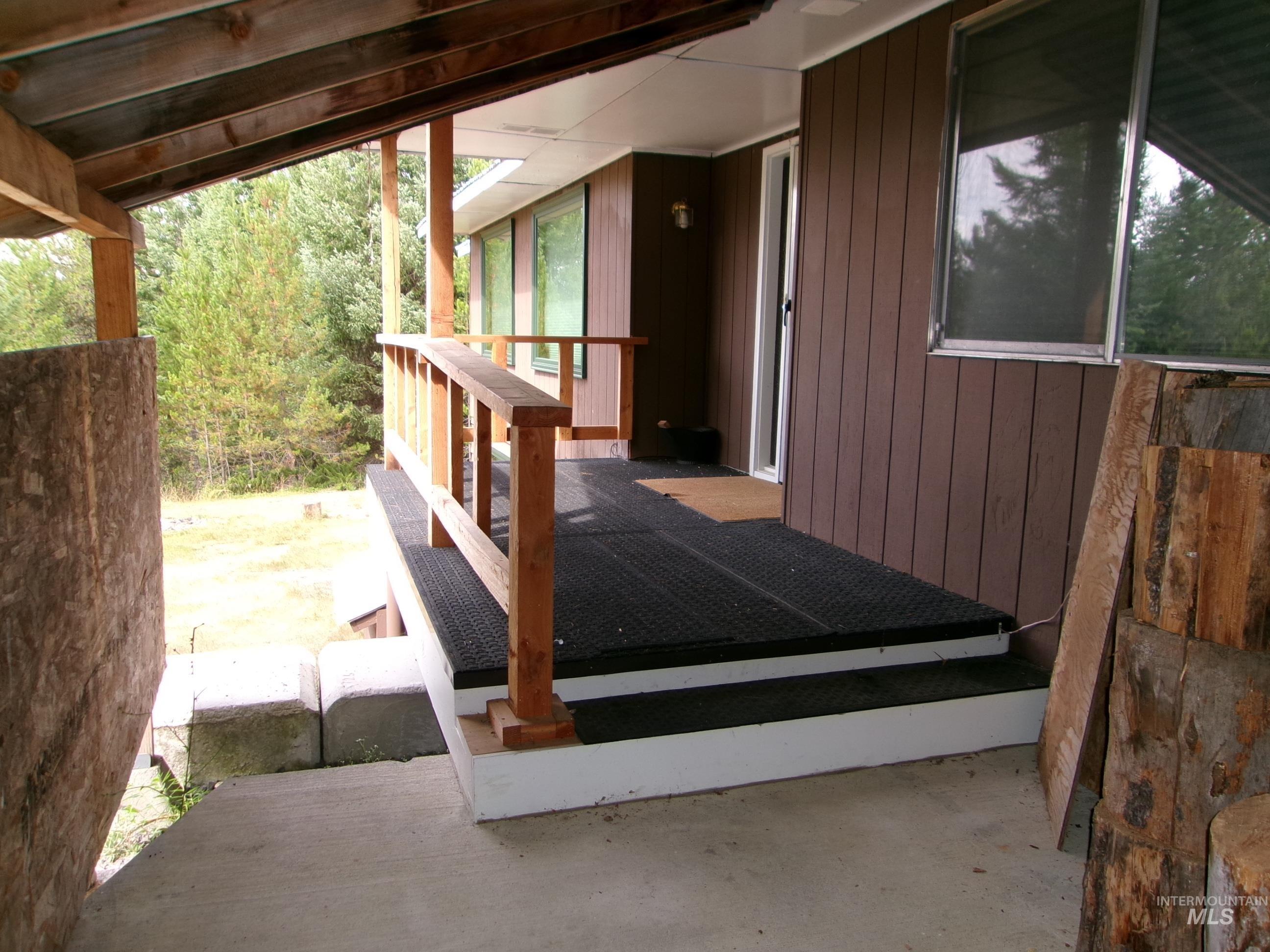 240 Ridgeway Drive Property Photo 8