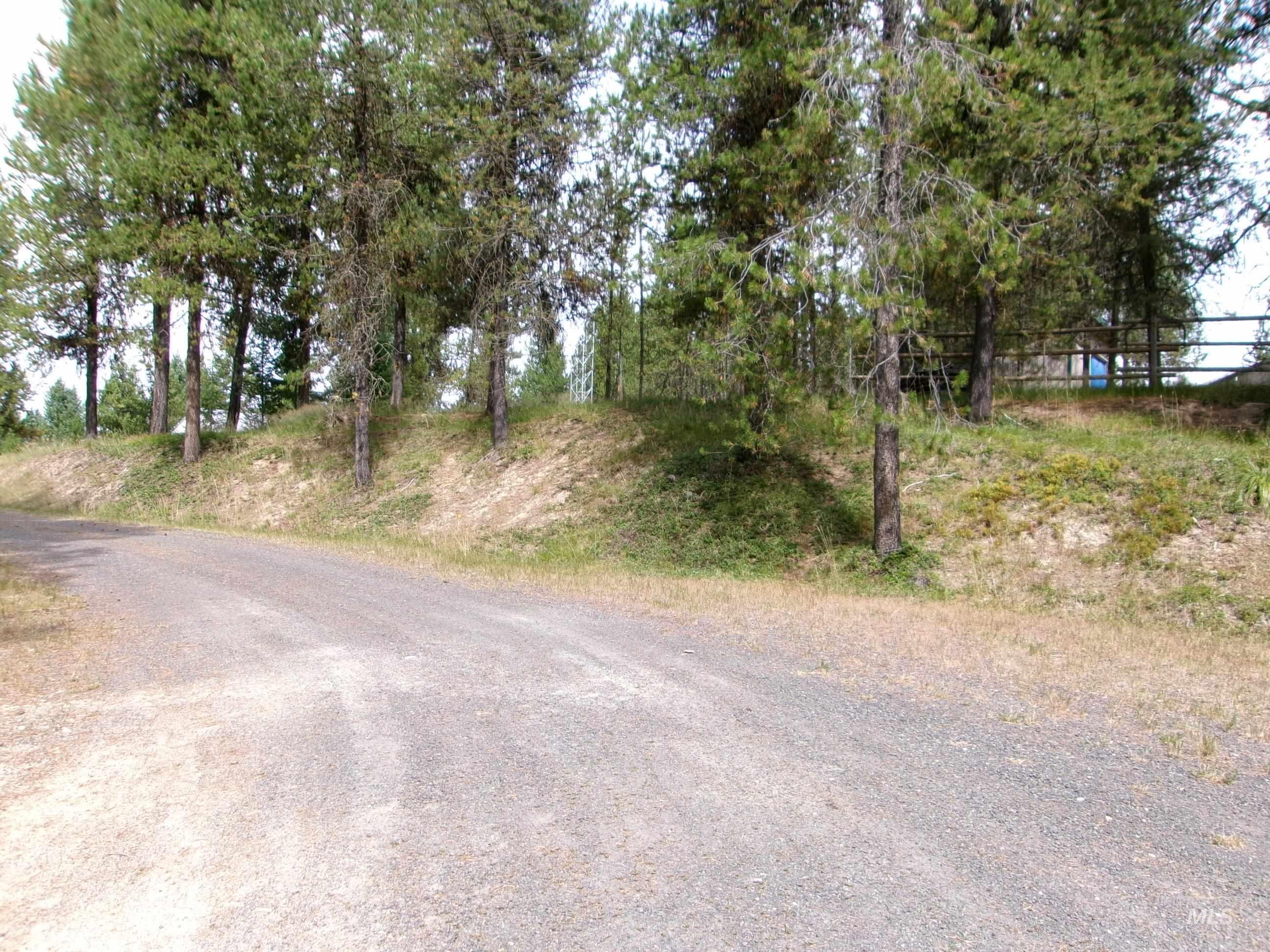240 Ridgeway Drive Property Photo 16