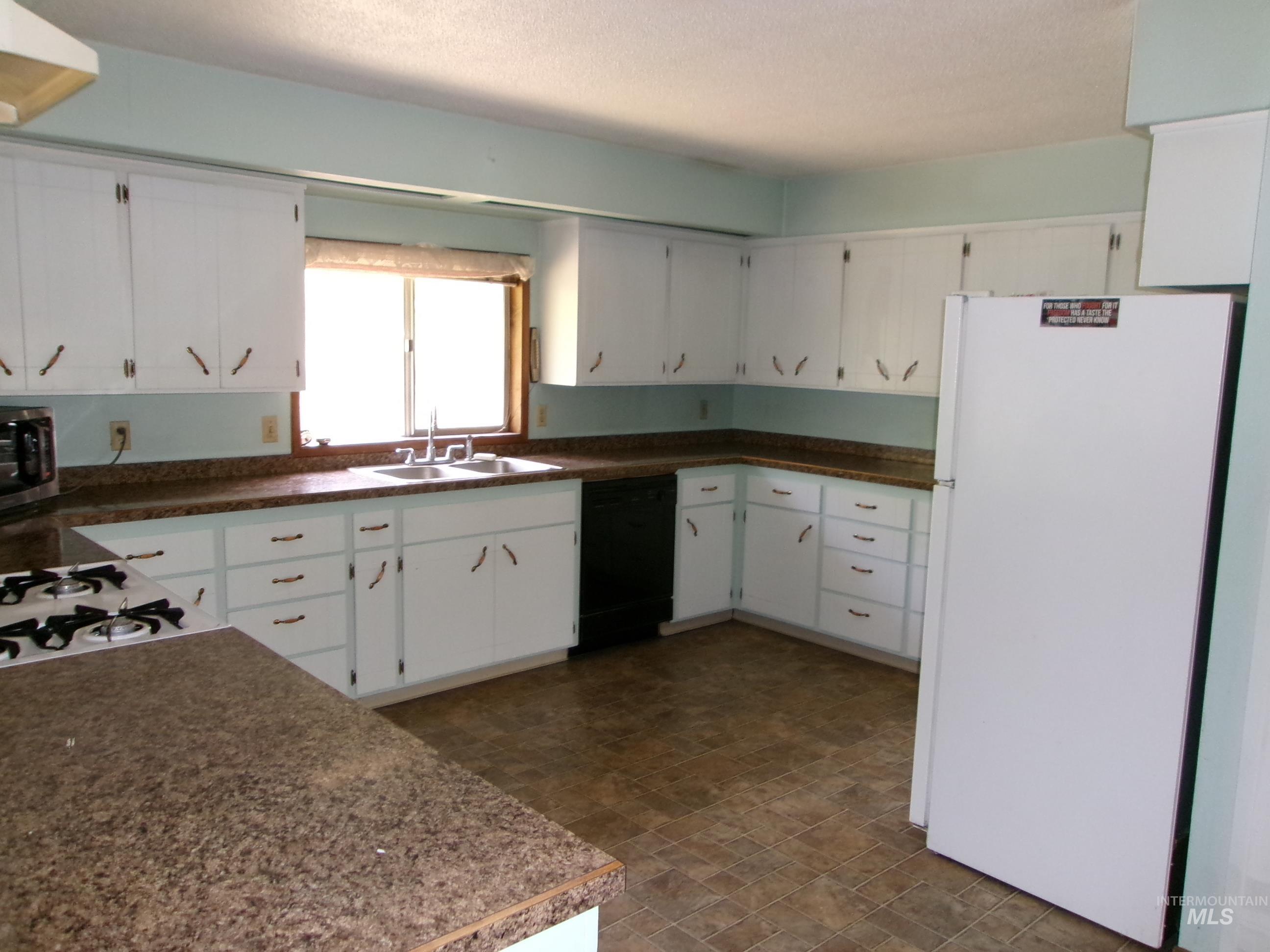 240 Ridgeway Drive Property Photo 30