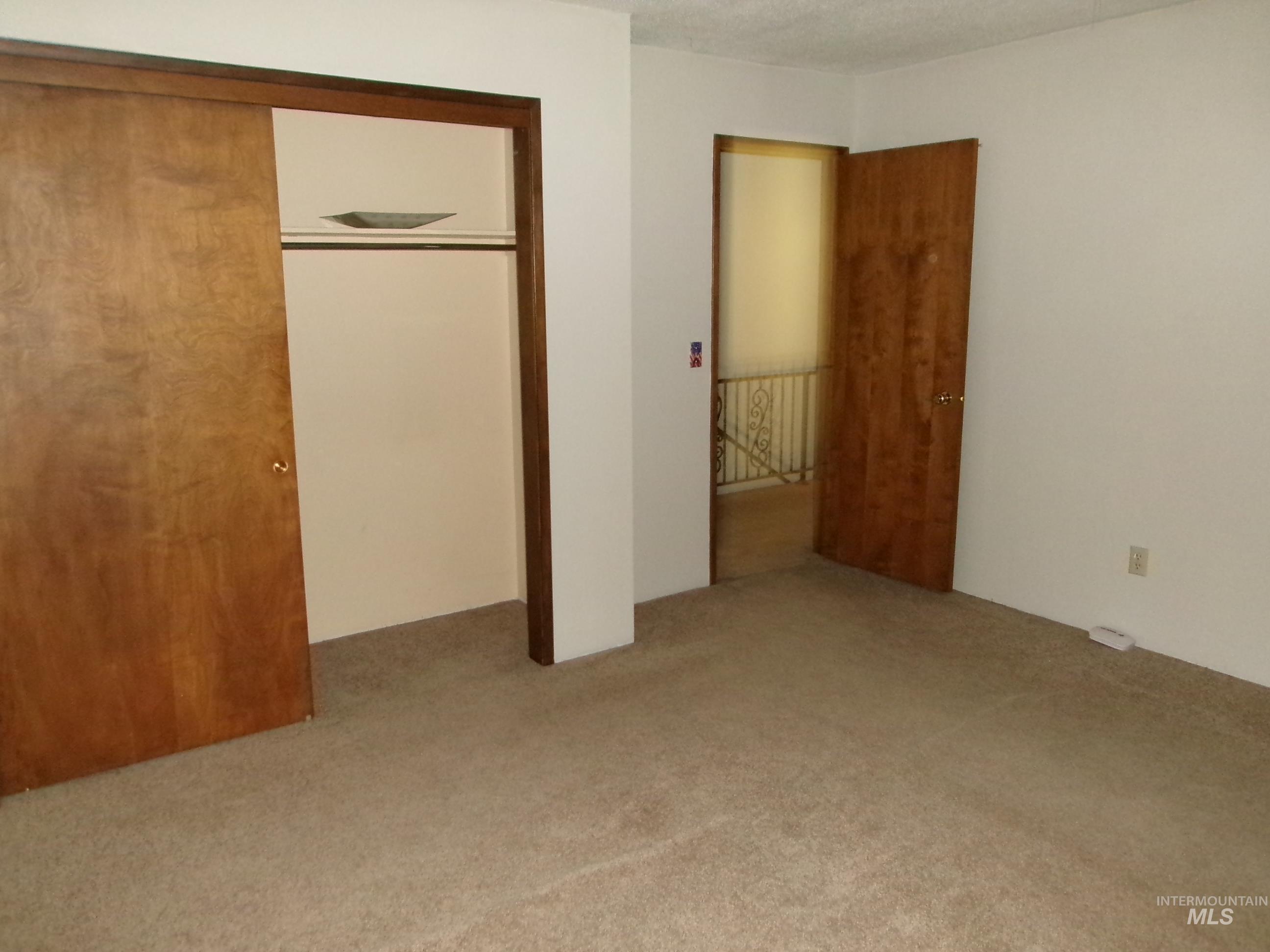 240 Ridgeway Drive Property Photo 33