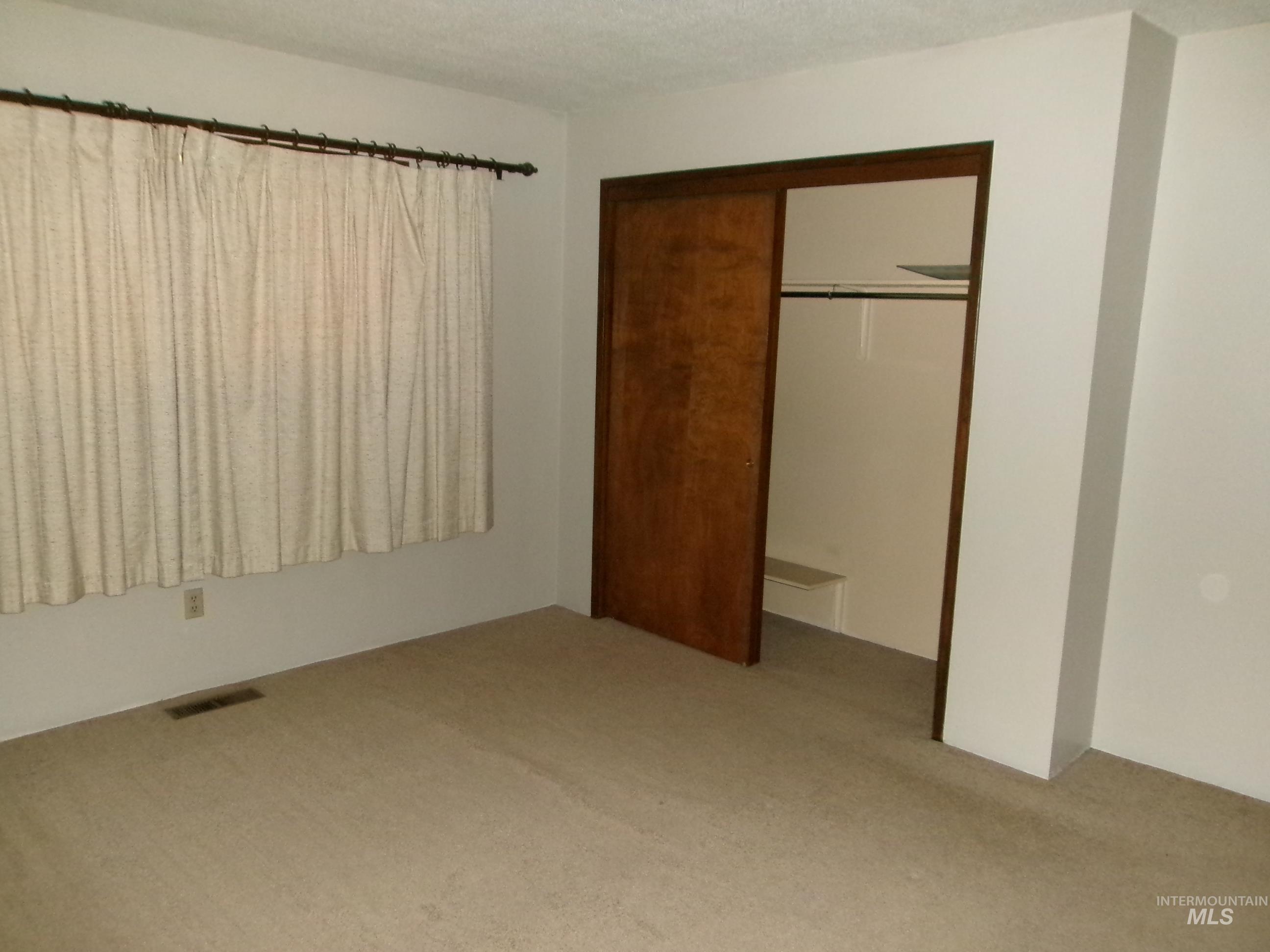 240 Ridgeway Drive Property Photo 39