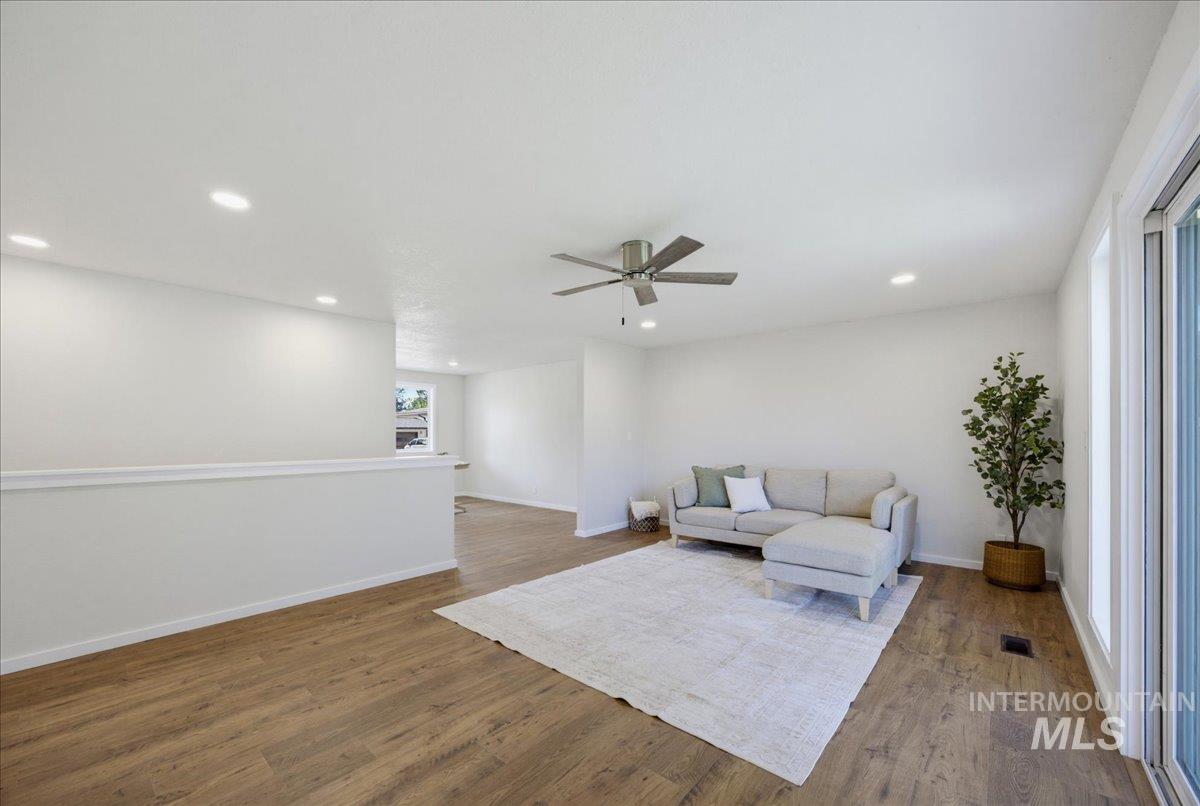 9720 W Whirlaway Property Photo 14