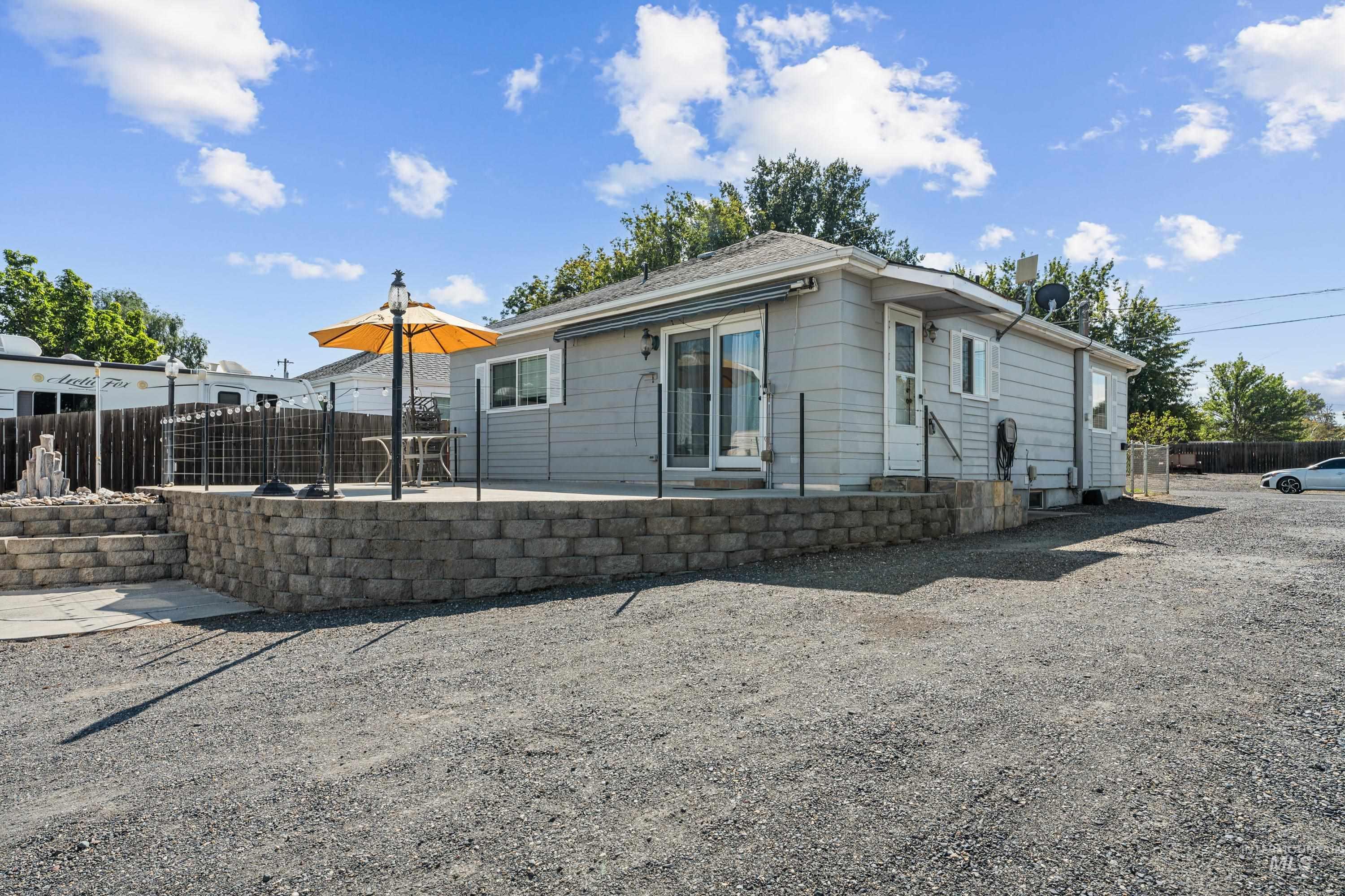 1266 Maple Street Property Photo 5