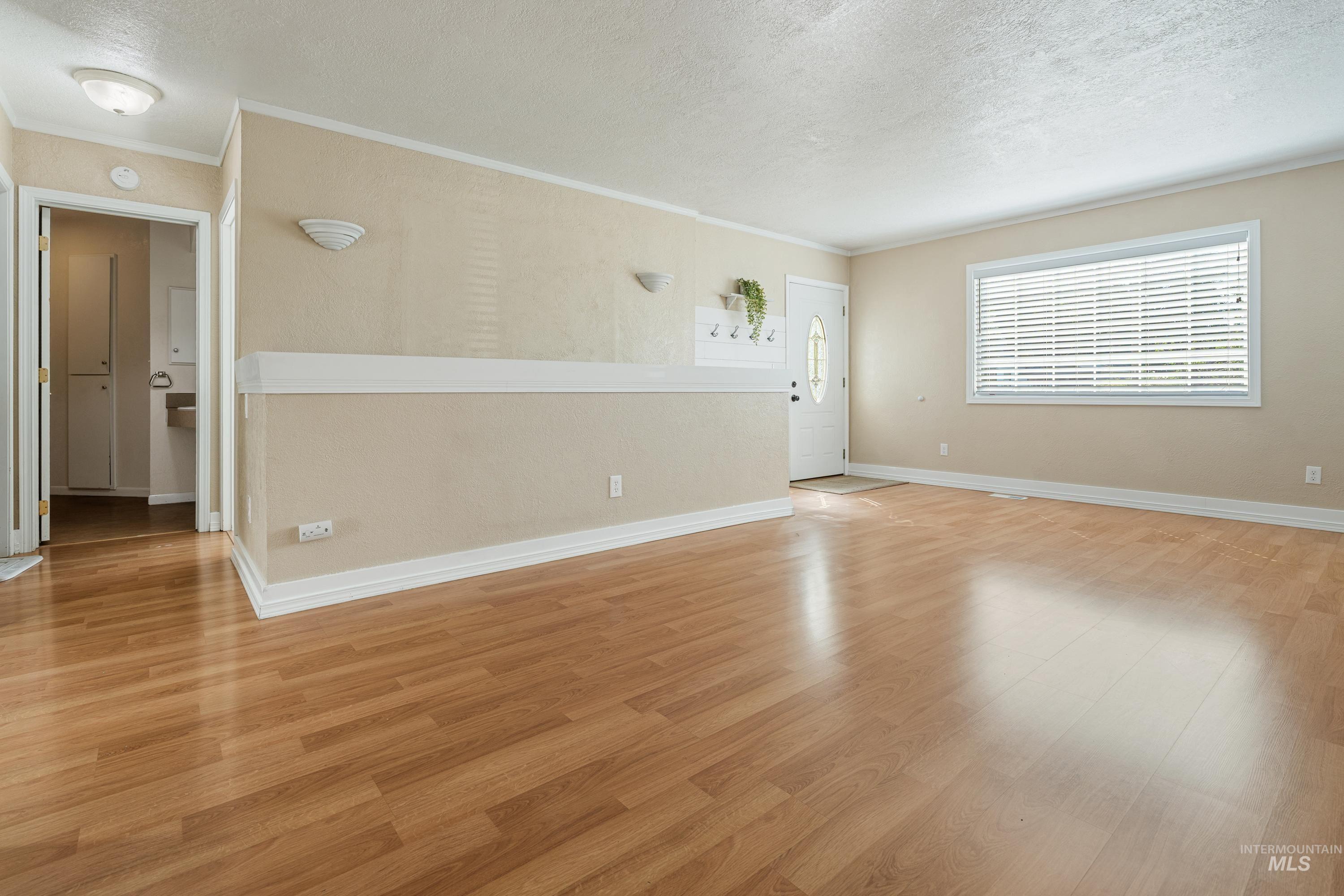1266 Maple Street Property Photo 6