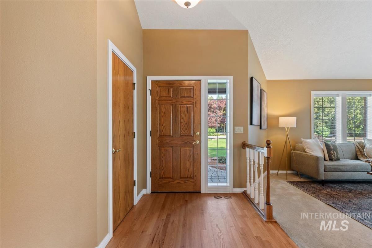 4886 N Lake Front Pl Property Photo 3