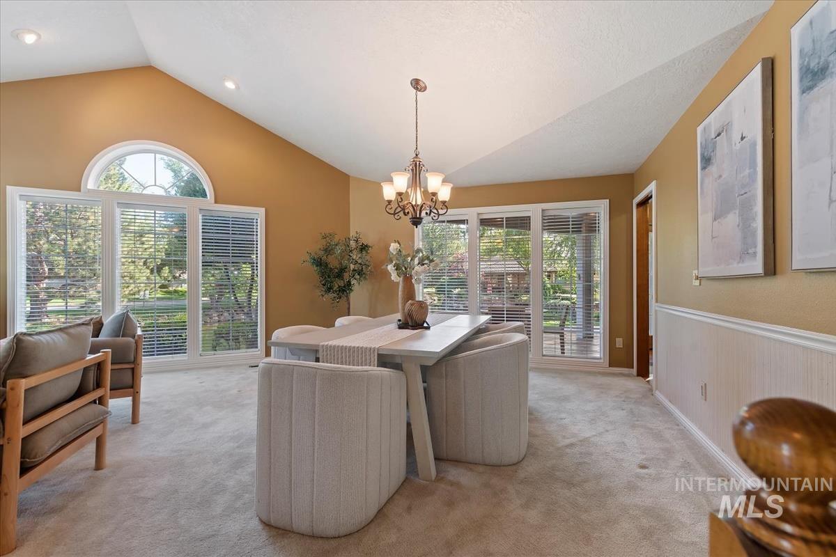 4886 N Lake Front Pl Property Photo 6