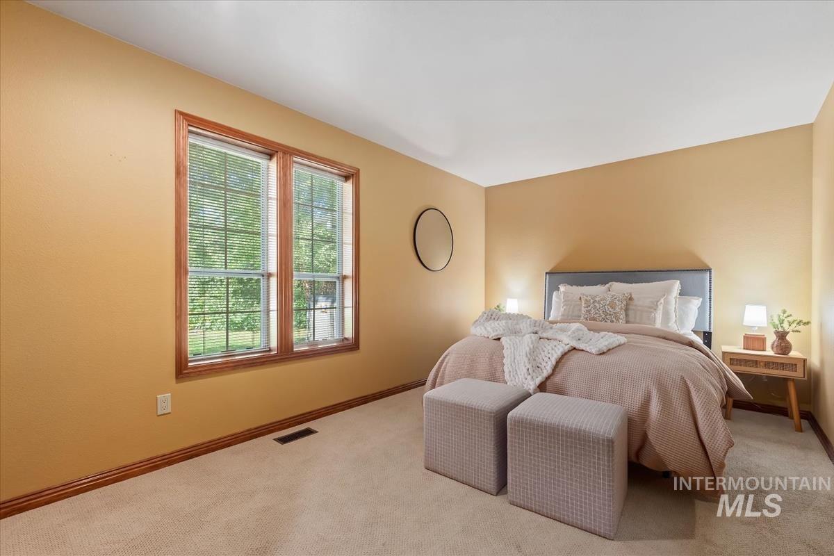 4886 N Lake Front Pl Property Photo 24