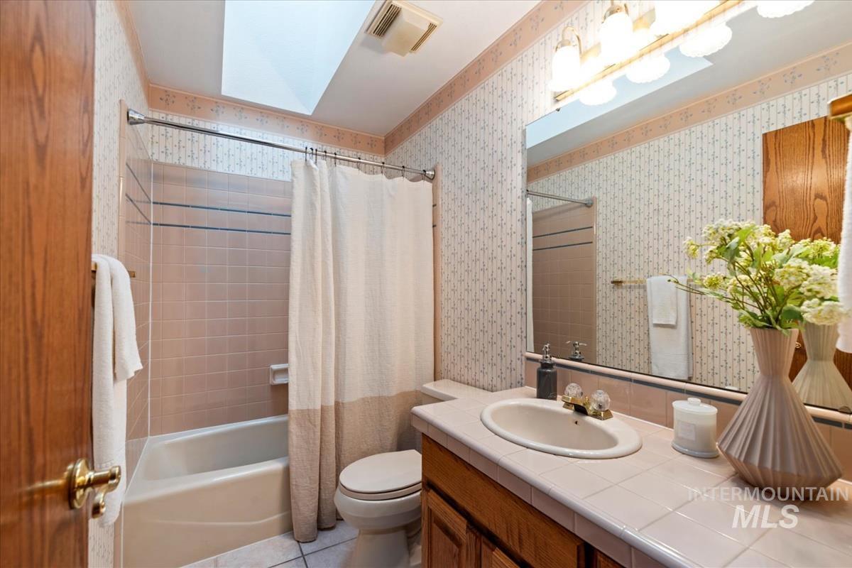 4886 N Lake Front Pl Property Photo 25