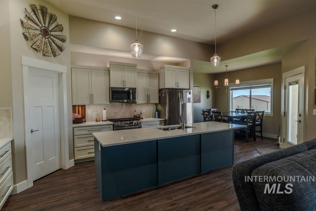 1515 Leslie Dr Property Photo 10