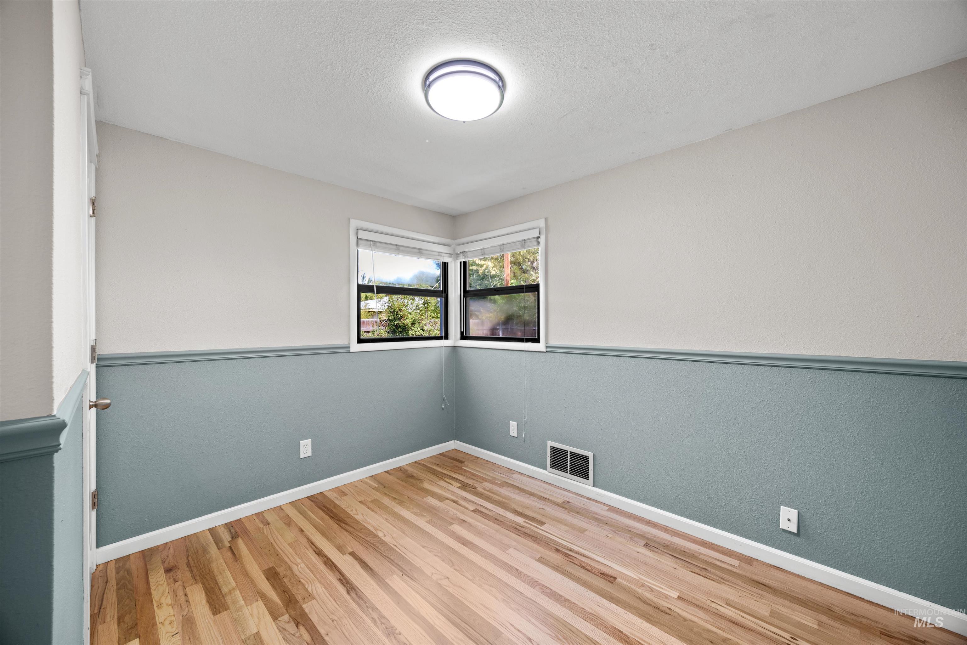 3102 N Woody Dr Property Photo 17