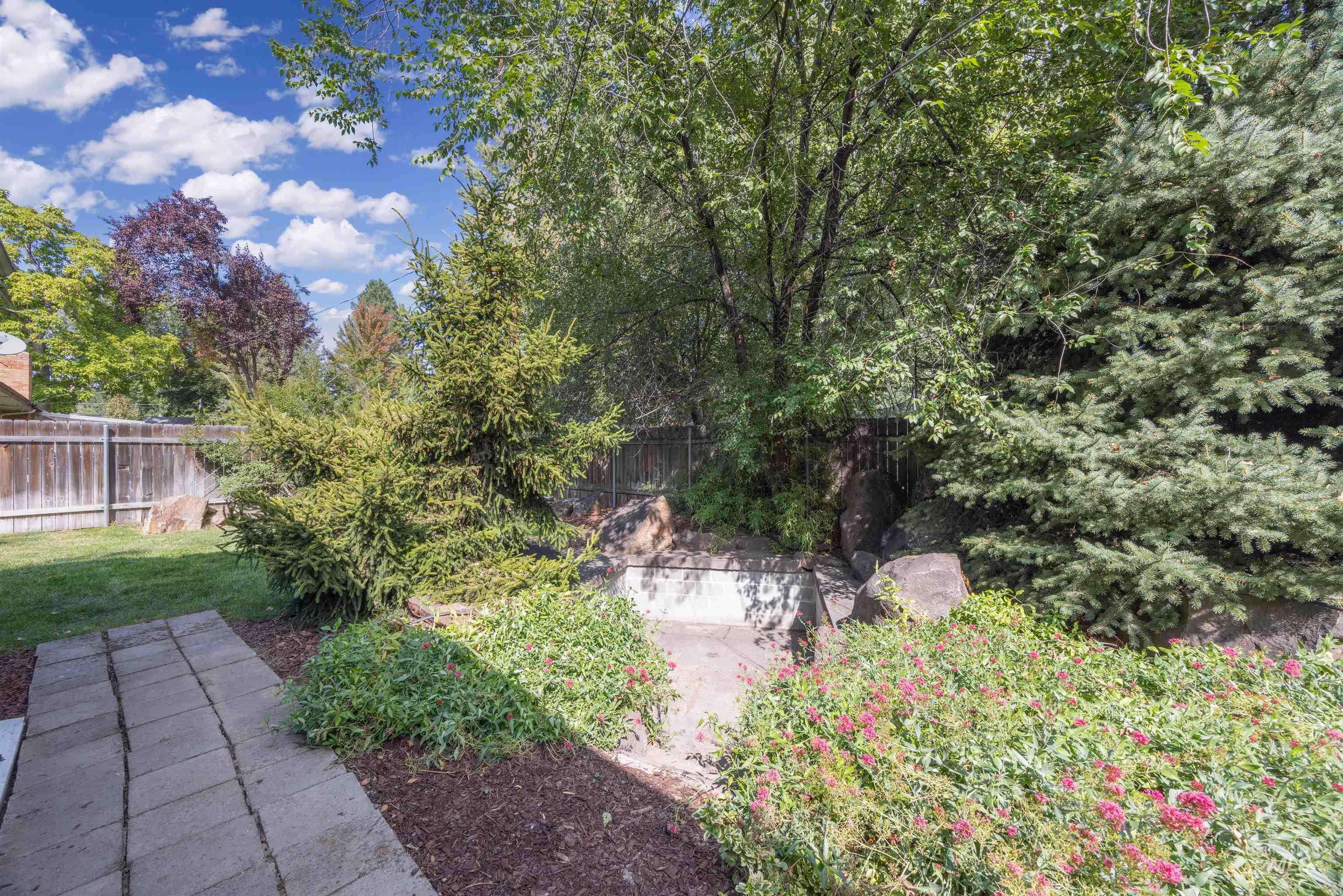 3102 N Woody Dr Property Photo 25