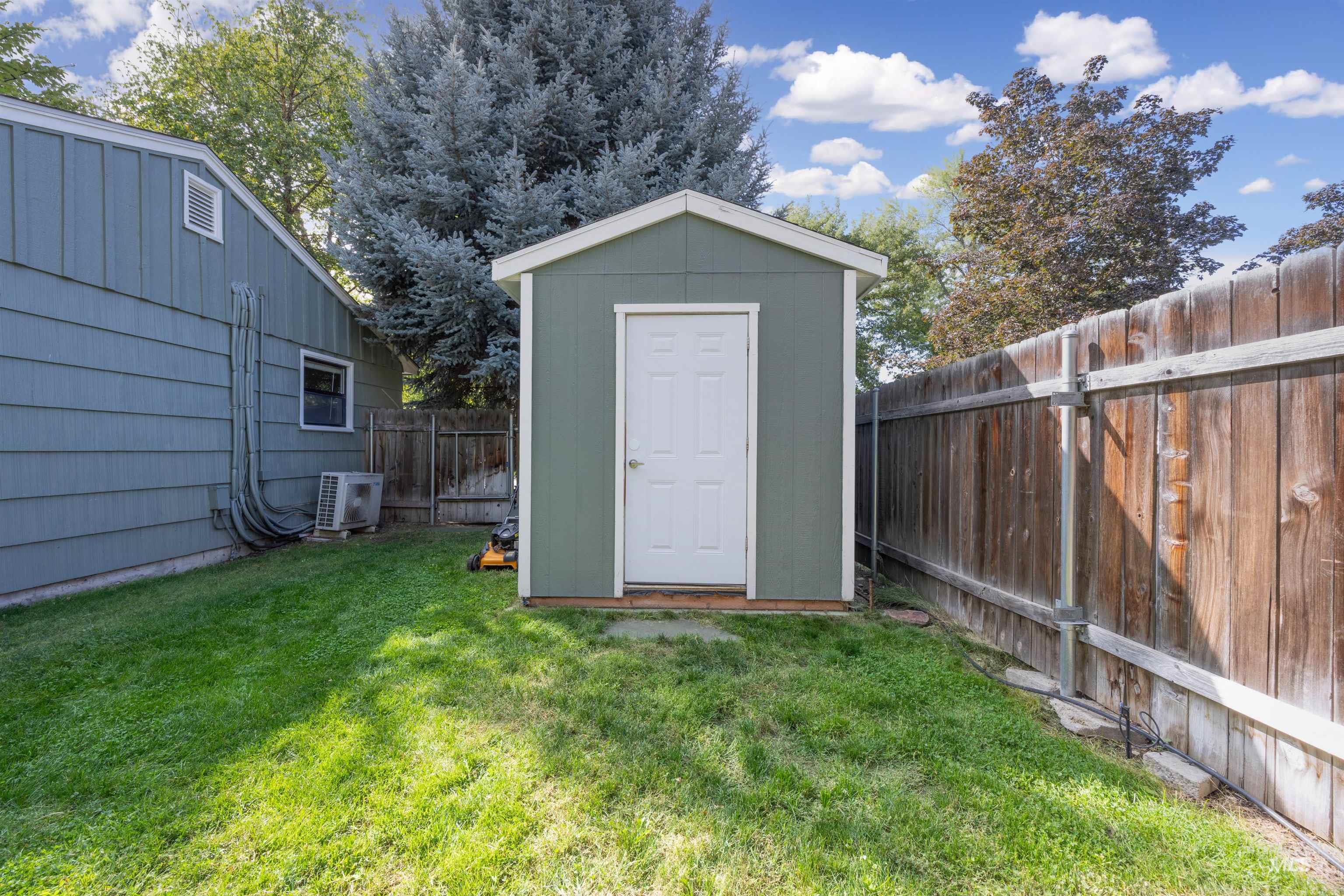 3102 N Woody Dr Property Photo 26