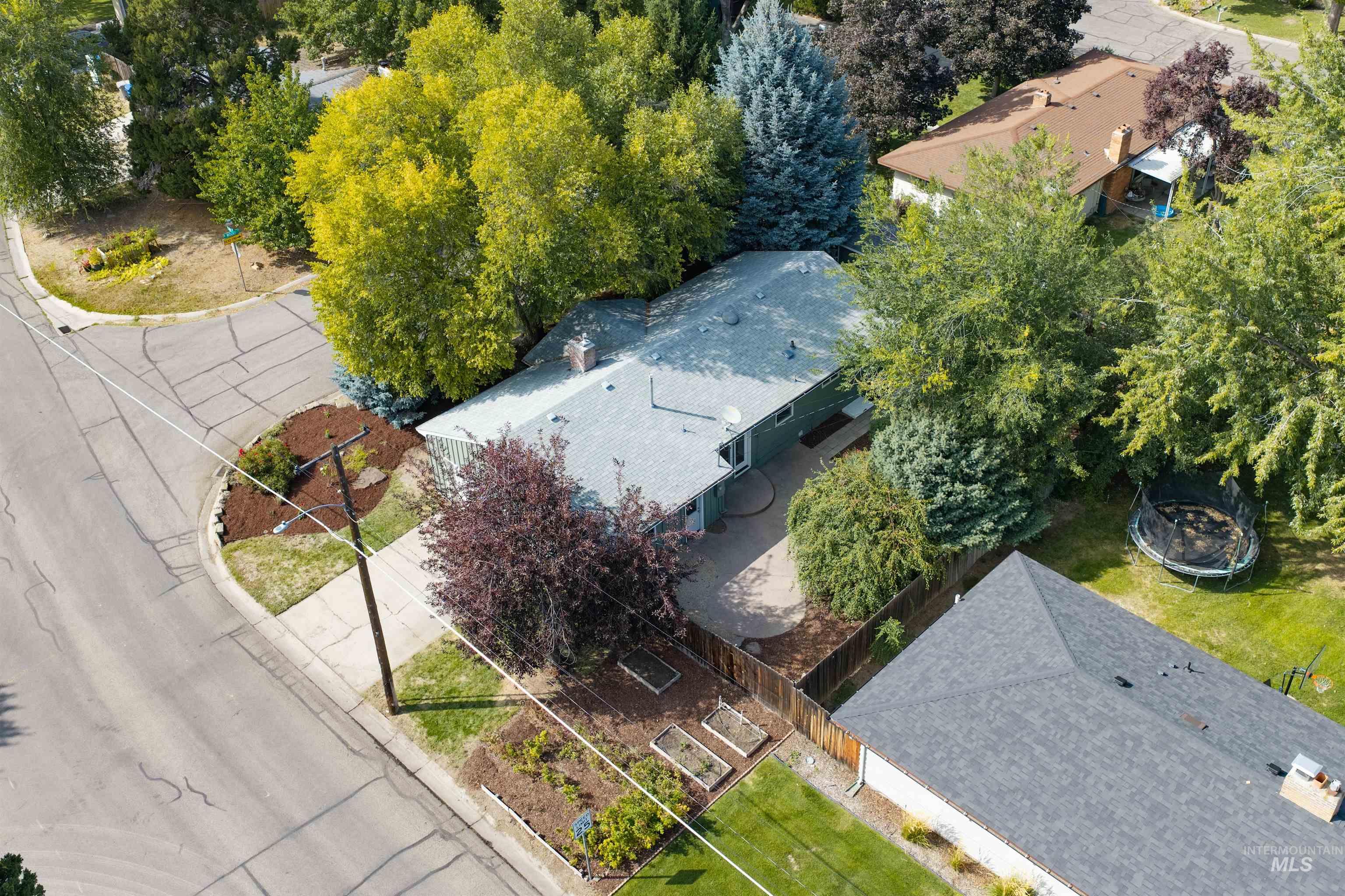 3102 N Woody Dr Property Photo 28