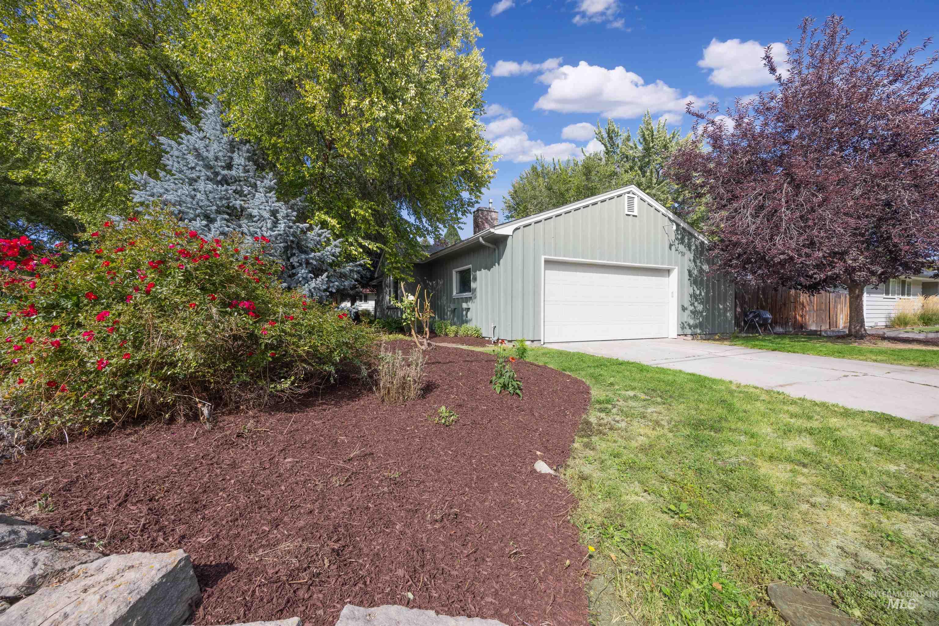3102 N Woody Dr Property Photo 32